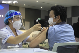 Chủ tịch Hà Nội ban hành kế hoạch xét nghiệm và tiêm vaccine COVID-19 đến 15/9