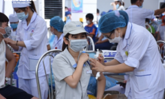 Ảnh: Hải Phòng ngày đầu triển khai tiêm vaccine Sinopharm cho nửa triệu dân