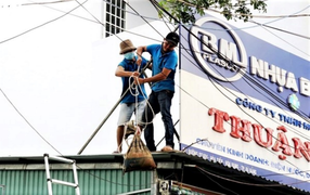 Chủ tịch Đà Nẵng: Đừng cứng nhắc, phải tạo điều kiện cho dân sửa nhà chống bão