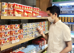 Lộ diện những khách hàng may mắn đầu tiên 'uống sữa Ông Thọ, trúng vàng'