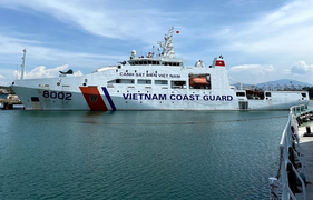 Vào đảo Lý Sơn tránh bão, tàu kéo sà lan gặp sự cố, 12 thuyền viên kêu cứu