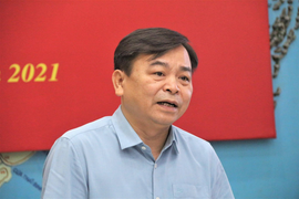 Thứ trưởng Nguyễn Hoàng Hiệp: Bão số 5 rất phức tạp, sẵn sàng họp đêm ứng phó