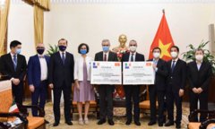 Việt Nam tiếp nhận 1,5 triệu liều vaccine COVID-19 từ Pháp và Italia
