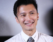 Tạ Đình Phong gửi Trương Bá Chi 12 triệu USD mỗi năm