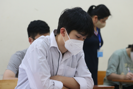 Dự báo điểm chuẩn nhiều ngành tăng 0,5 - 3 điểm, thí sinh hồi hộp chờ công bố