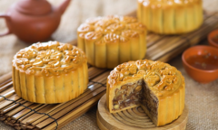 Tết Trung thu 2021: Cách làm bánh trung thu nhân thập cẩm bằng lò vi sóng