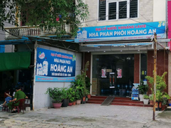 Hàng xóm bé gái 6 tuổi chết nghi bị bạo hành: 'Cháu ngoan lắm, gặp ai cũng chào'