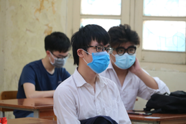 Bộ Giáo dục & Đào tạo lý giải điểm chuẩn đại học tăng sốc