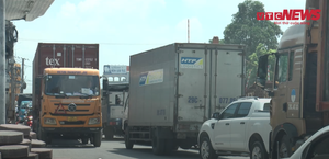 Video: Nới lỏng giãn cách, đường Hà Nội tắc dài 2km