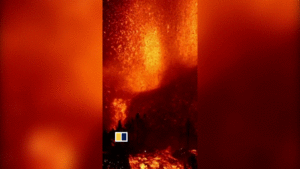 Khoảnh khắc núi lửa ở Tây Ban Nha phun trào được ghi chậm thu hút người xem