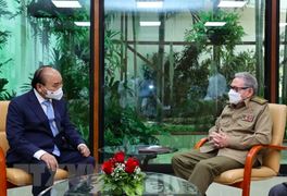 Chủ tịch nước Nguyễn Xuân Phúc gặp Đại tướng Raul Castro Ruz