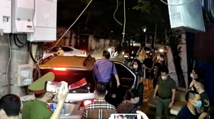 Video: Khám xét nhà riêng của Đại tá Phùng Anh Lê