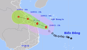 Áp thấp nhiệt đới mạnh lên thành bão giật cấp 10, tiến vào đất liền miền Trung