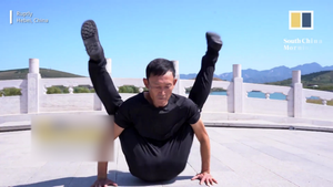 Video: Người đàn ông uốn dẻo như người không xương ở Trung Quốc