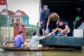 Mưa lớn khiến nhiều tỉnh ở Miền Trung bị ngập cục bộ