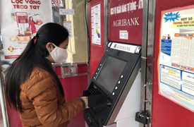 Lĩnh lương hưu qua tài khoản ATM – giải pháp an toàn trong mùa COVID-19