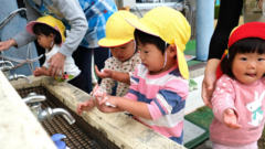 Trung Quốc tặng tiền cho các cặp vợ chồng sinh thêm con