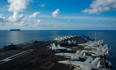 Tàu sân bay USS Ronald Reagan tiến vào Biển Đông