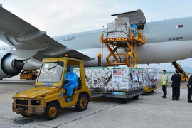 Các tập đoàn bán lẻ Mỹ kêu gọi ông Biden viện trợ thêm vaccine cho Việt Nam