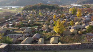 Video: Ngôi làng cổ 700 năm đẹp như tranh ở Hàn Quốc