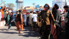 Taliban treo thi thể tội phạm giữa quảng trường, báo hiệu luật lệ hà khắc