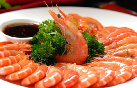 Phần lớn mọi người đều mắc các sai lầm này khi ăn tôm 
