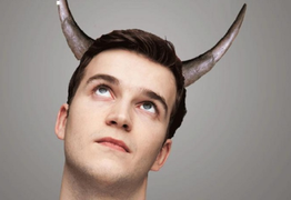 Vợ chồng đua nhau 'mọc sừng'