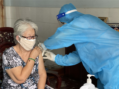 100% người trên 50 tuổi ở TP.HCM đã được tiêm vaccine mũi 1