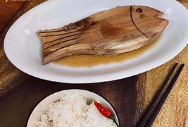 Hết hồn khi người yêu dùng 'bô' đi mua gạo