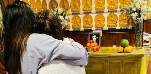 Con gái tổ chức lễ cầu siêu cho Phi Nhung ở Mỹ