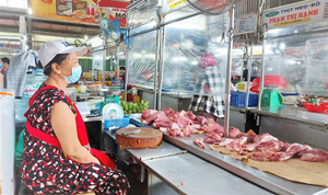 Ảnh: Vắng ‘thượng đế’, tiểu thương chợ truyền thống Đà Nẵng kêu trời