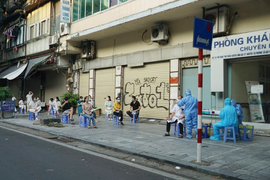 Hà Nội thêm 6 người nhiễm SARS-CoV-2, 5 ca liên quan Bệnh viện Việt Đức