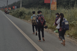 28 người dân tộc Đan Lai đi bộ từ Bình Dương về Nghệ An