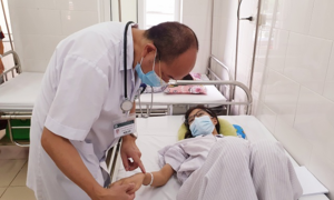 Nhiều trường hợp sốt xuất huyết nặng nhập viện, nguy cơ 'dịch chồng dịch'