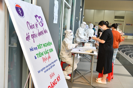 Ứng dụng công nghệ trong tiêm chủng tại Nhà Bè