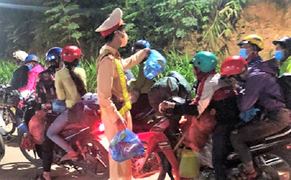 Công an Sơn La xuyên đêm đón người về từ vùng dịch