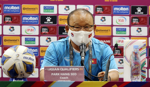 HLV Park Hang Seo: 'Tuyển Việt Nam cố gắng khắc chế Trung Quốc'