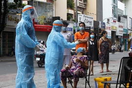 F0 từng đi siêu thị, đi chợ, CDC Hà Nội phát thông báo khẩn
