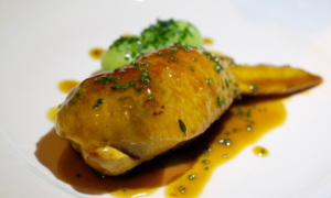 1 triệu đồng cho một chiếc cánh gà ở Hong Kong, bạn có dám 'vung tay' ăn thử?