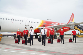 Từ 10/10, Vietjet mở lại 15 đường bay đón khách