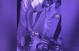 Ngụy trang bá đạo, trộm xe đạp ngay trước camera