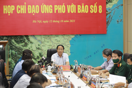 Bão số 8 ảnh hưởng trực tiếp đến ven biển và đất liền từ tối 13/10