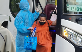 Quảng Ngãi sẽ đón hơn 1.100 người yếu thế về quê miễn phí bằng máy bay, ô tô