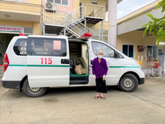 Cụ bà 105 tuổi mắc COVID-19 được xuất viện