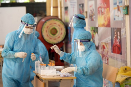 Hà Nội thêm 12 người mắc COVID-19, 11 ca liên quan BV Việt Đức