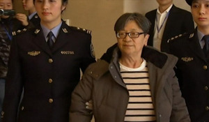 Quan tham Trung Quốc trốn nã: Người sống xa hoa, kẻ phải đi khuân tử thi