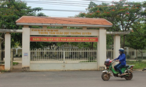 Bắt Giám đốc và nguyên Giám đốc Trung tâm Giáo dục thường xuyên tỉnh Bình Phước