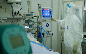 Truy tặng bằng khen của Thủ tướng cho nữ hộ sinh Bình Dương tử vong vì COVID-19