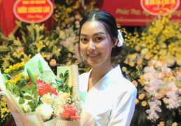 Á hậu Lào học đại học Việt Nam, mơ thành nhân viên đường sắt