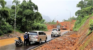 Sạt lở đất ở Hòa Bình, 4 người thương vong